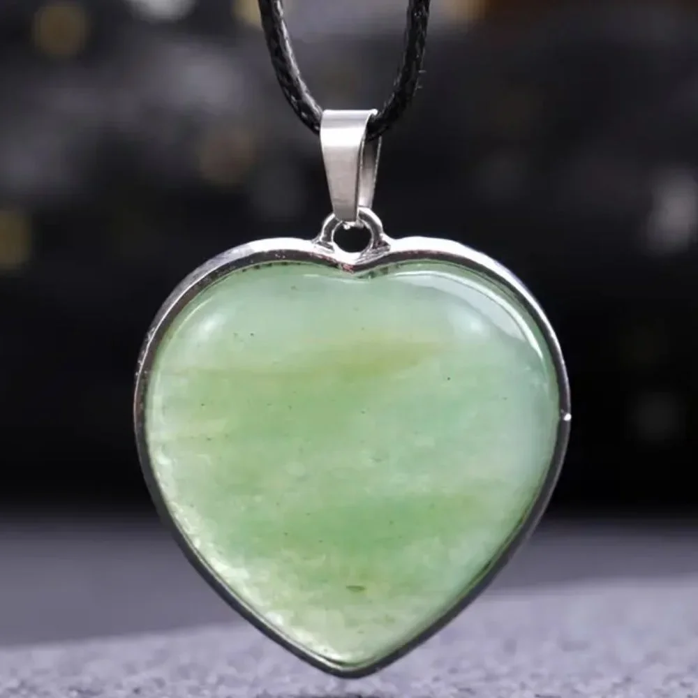 Green Aventurine Natural Gemstone Love Heart Pendant Necklace Gemstone Pendant - Picture 2 of 2